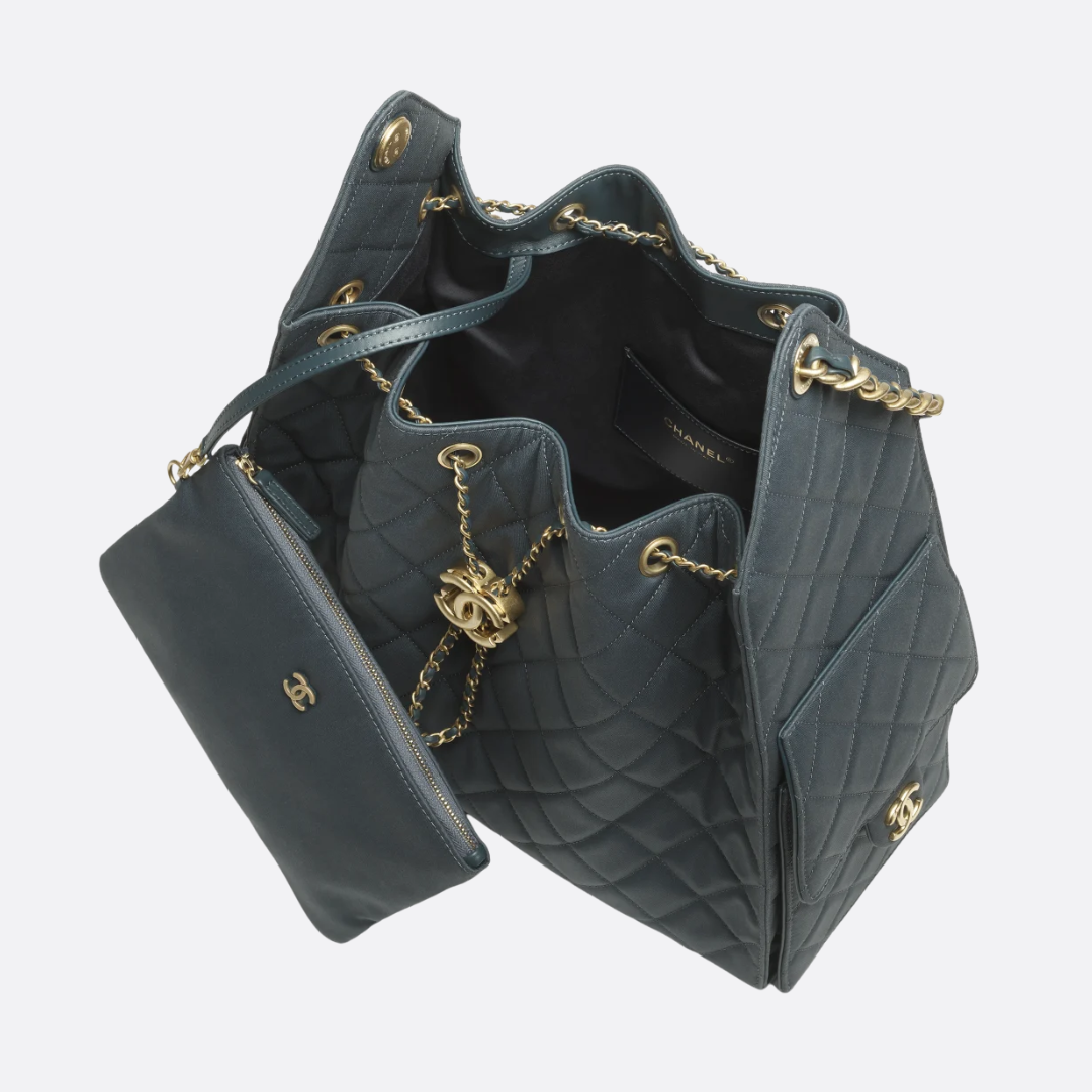 CH 25 Medium Shoulder Bag