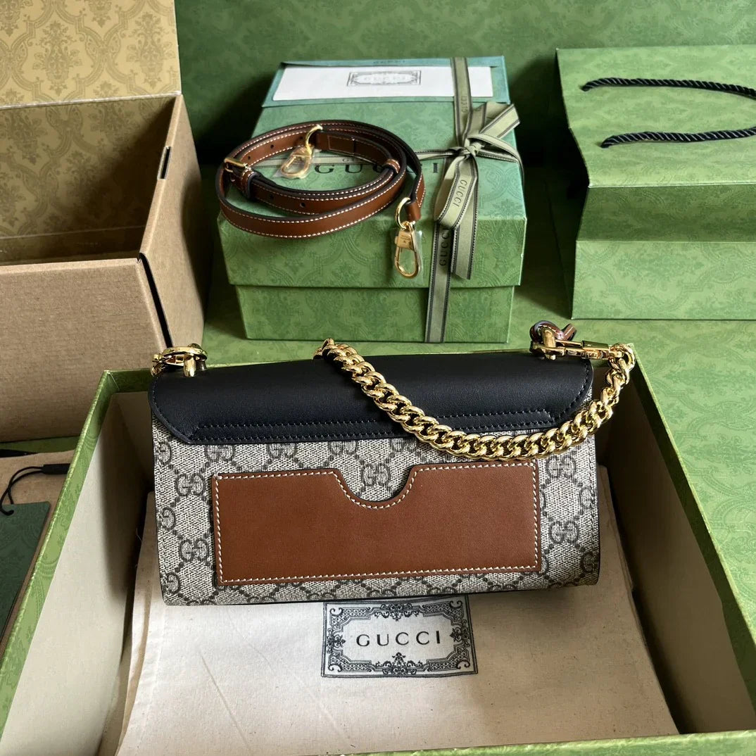 GC Padlock Medium Shoulder Bag