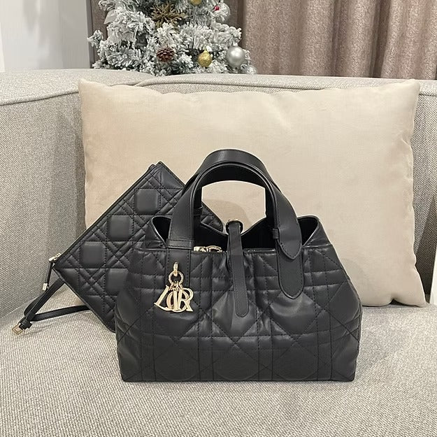 DR Medium-sized Handbag