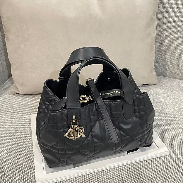DR Medium-sized Handbag