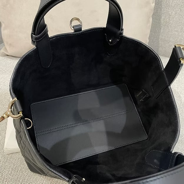DR Medium-sized Handbag