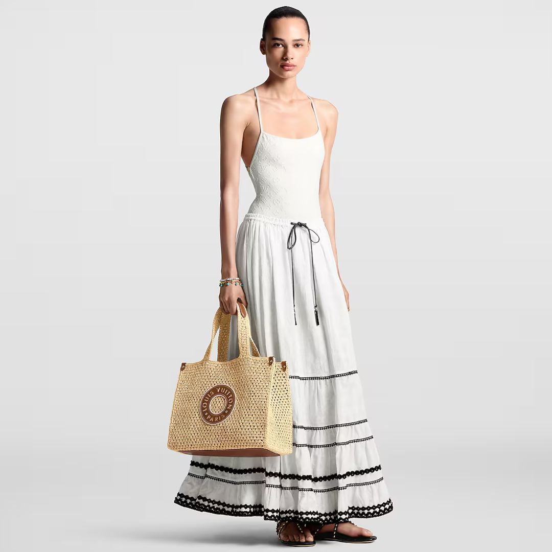 LV Onthego Mm Handbag Made Of Raffia By The Pool