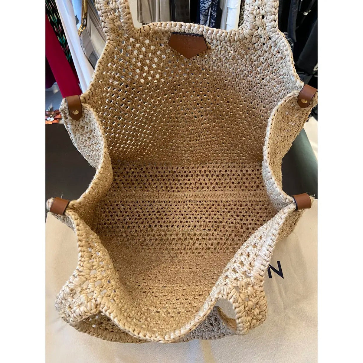 LV Onthego Mm Handbag Made Of Raffia By The Pool