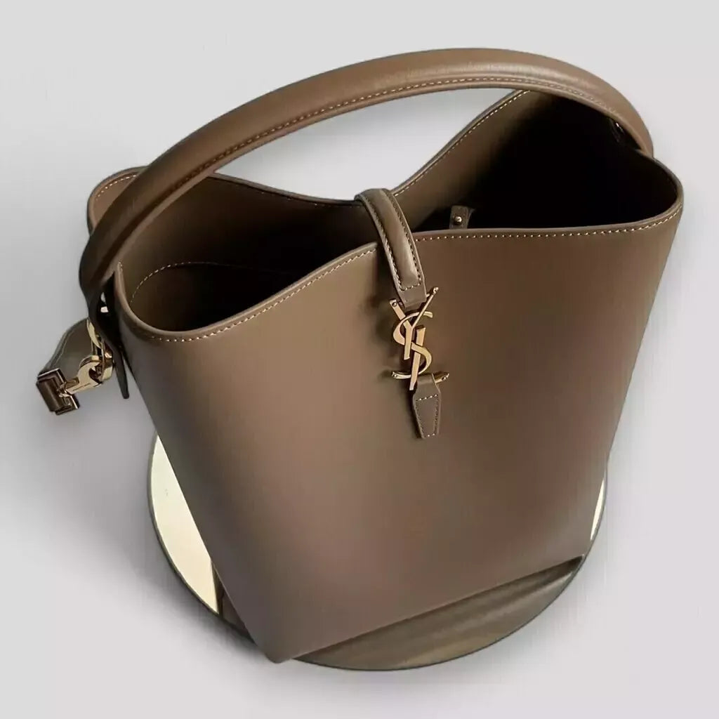 SL Le 37 Bucket Bag In Glossy Leather