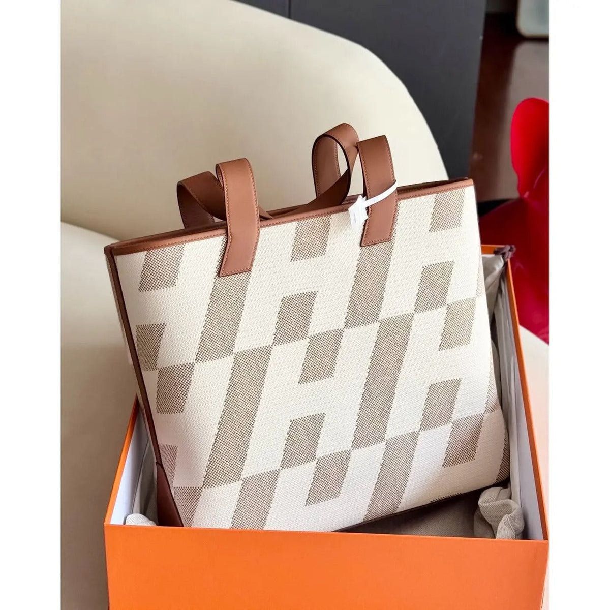 Slanted H Shopping Tote 40 By HMÈ